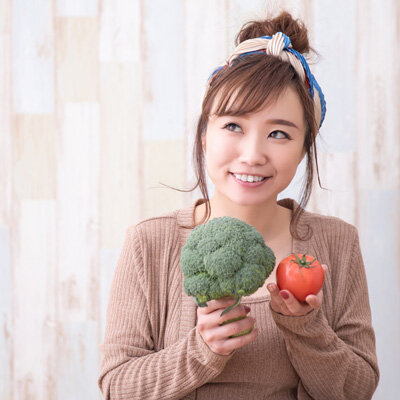 「食べ物で内側から日焼け対策！　オススメの食材とは？」