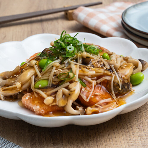 鮭と枝豆のきのこあんかけ